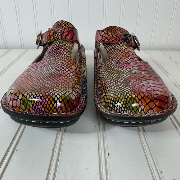 Alegria Classic Clogs EU 40 US 9.5 / 10 Rainbow Snake Patent Leather Print Shoes - Picture 3 of 15